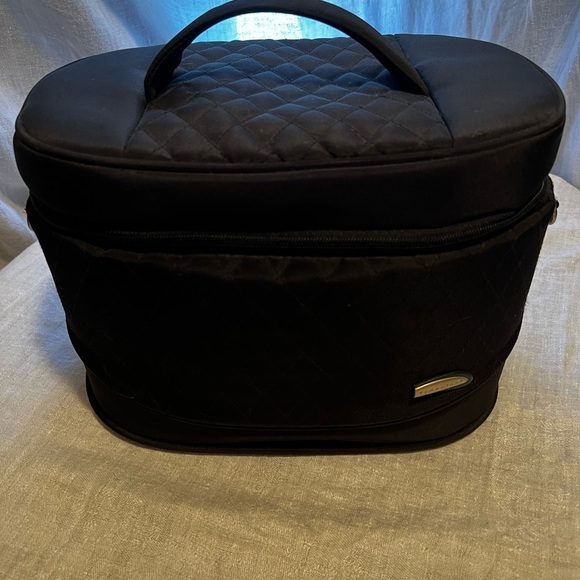 Travelon Other - Travelon make up bag. Black and light blue. Pull out mirror. Compartments.